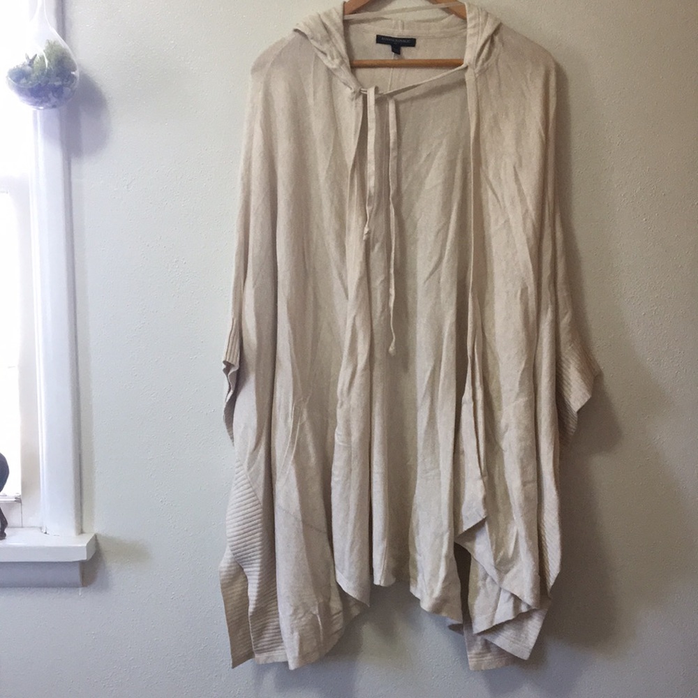 Banana Republic Hooded cape with pockets